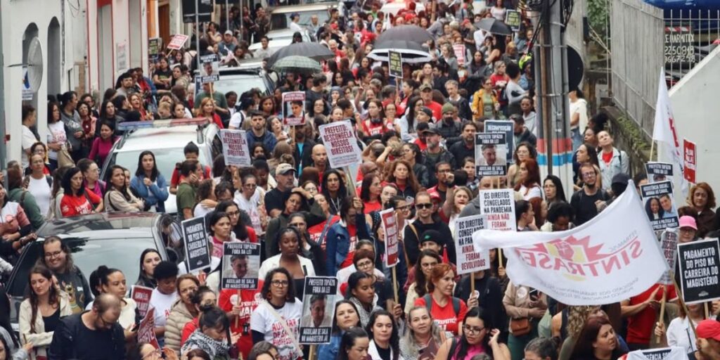 Justiça Ordena o Fim da Greve dos Servidores em Florianópolis em 24 Horas