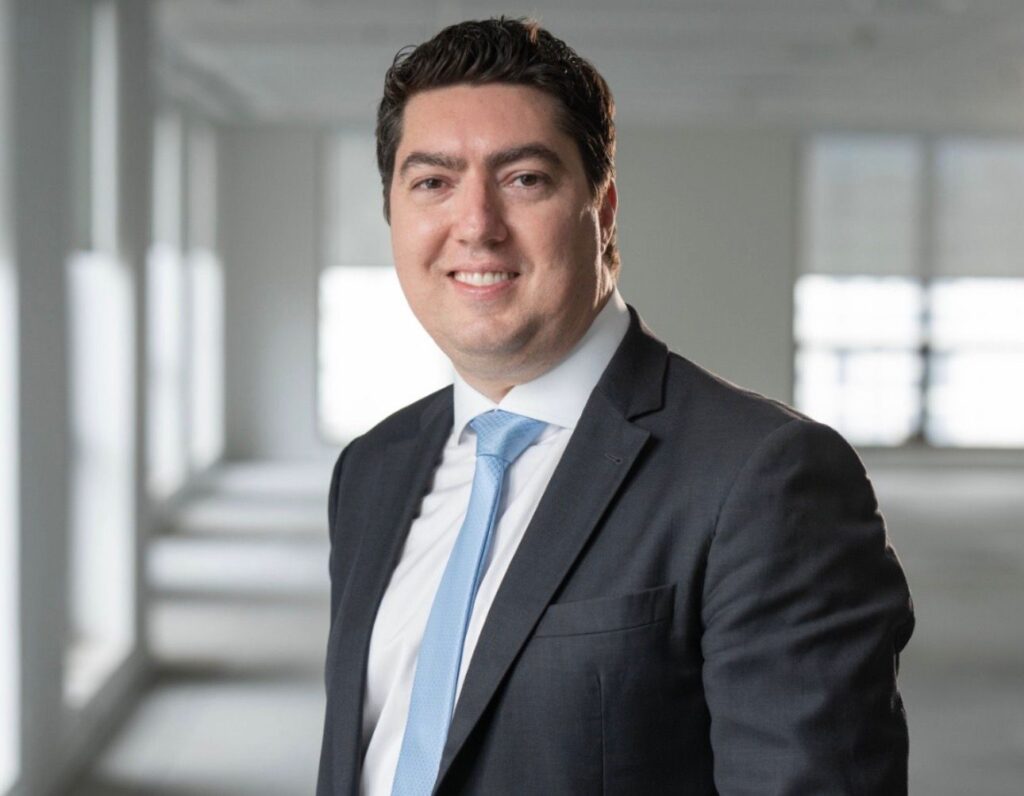 Motorola Expande Operações em Cenário de Conflito e Reforça Decisões Humanas em Tecnologia