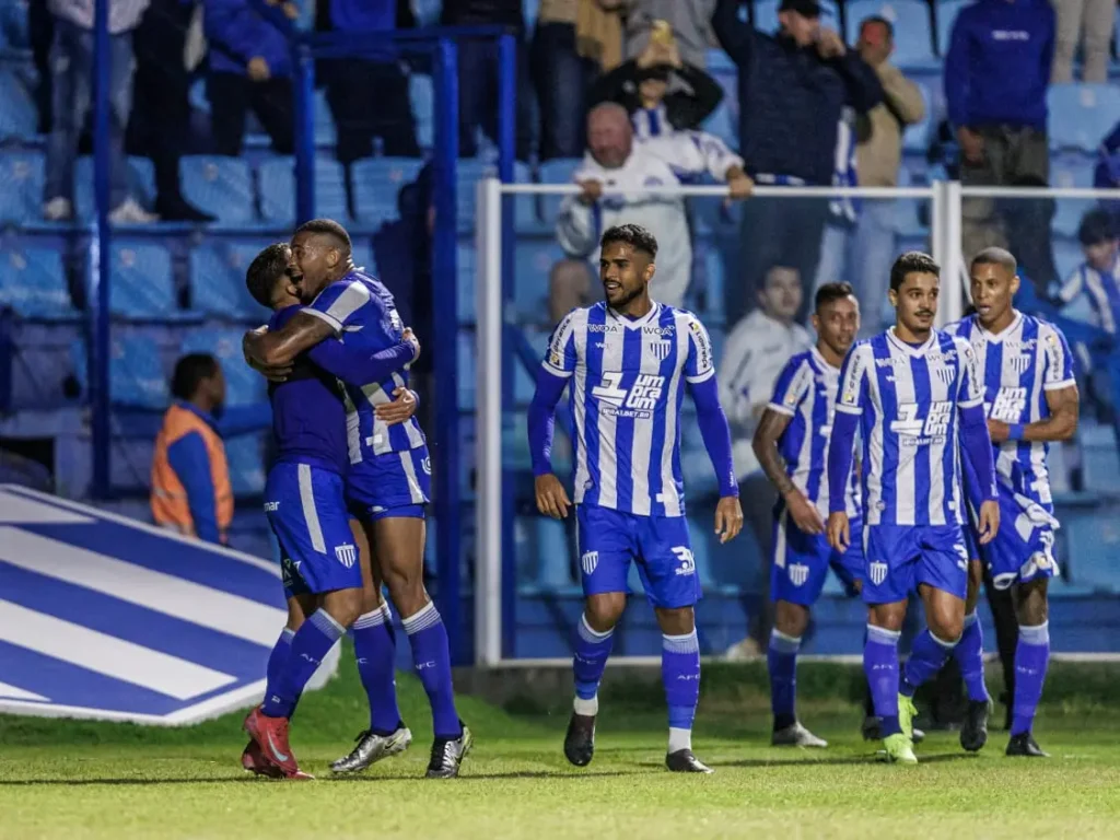 Avaí e Sampaio Corrêa-RJ se Enfrentam ao Vivo na Copa Sul-Sudeste