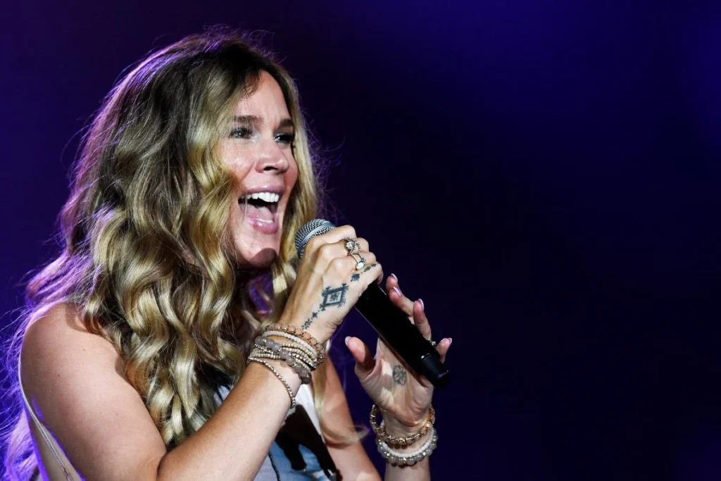 Florianópolis Gasta R$ 2,7 milhões em Show de Joss Stone com Polêmica sobre Vacinas