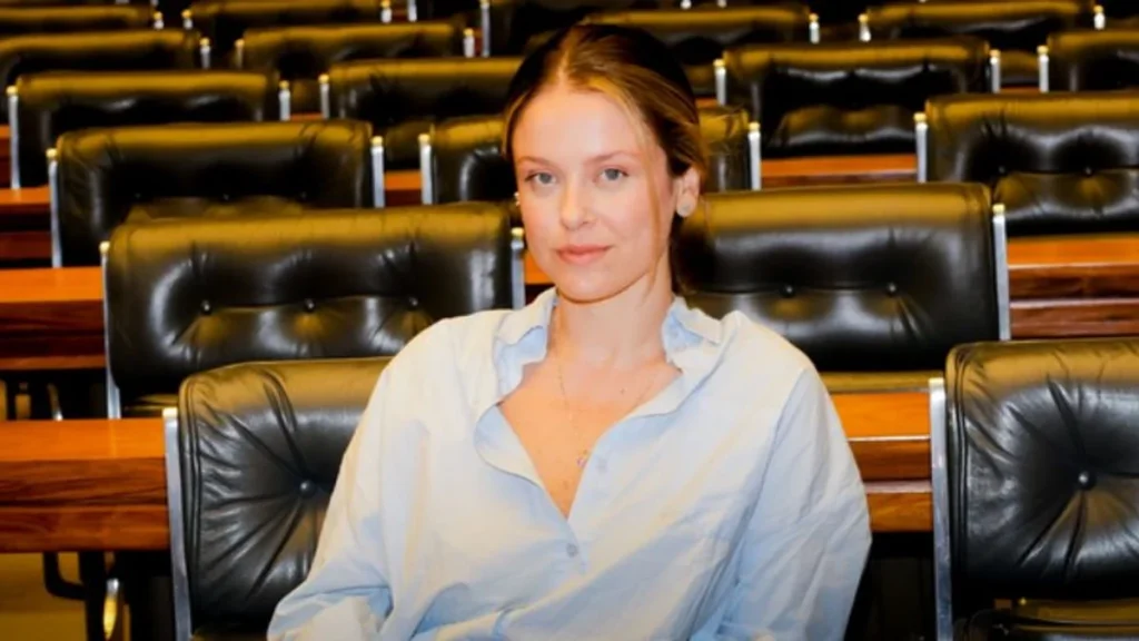 Giovana Mondardo se destaca como representante da esquerda em Santa Catarina
