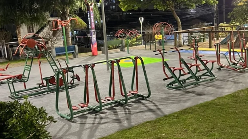 Feira na Praça do Luar em São José une cultura, empreendedorismo e clima da Copa 2026