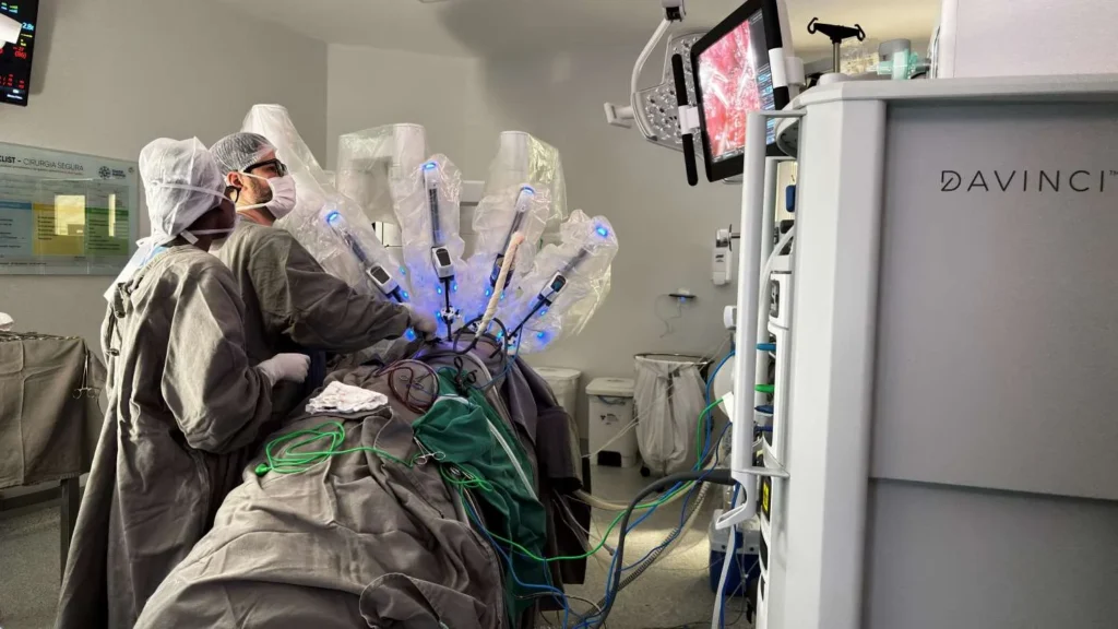 Hospital Azambuja inaugura cirurgia robótica oncológica pelo SUS em Santa Catarina