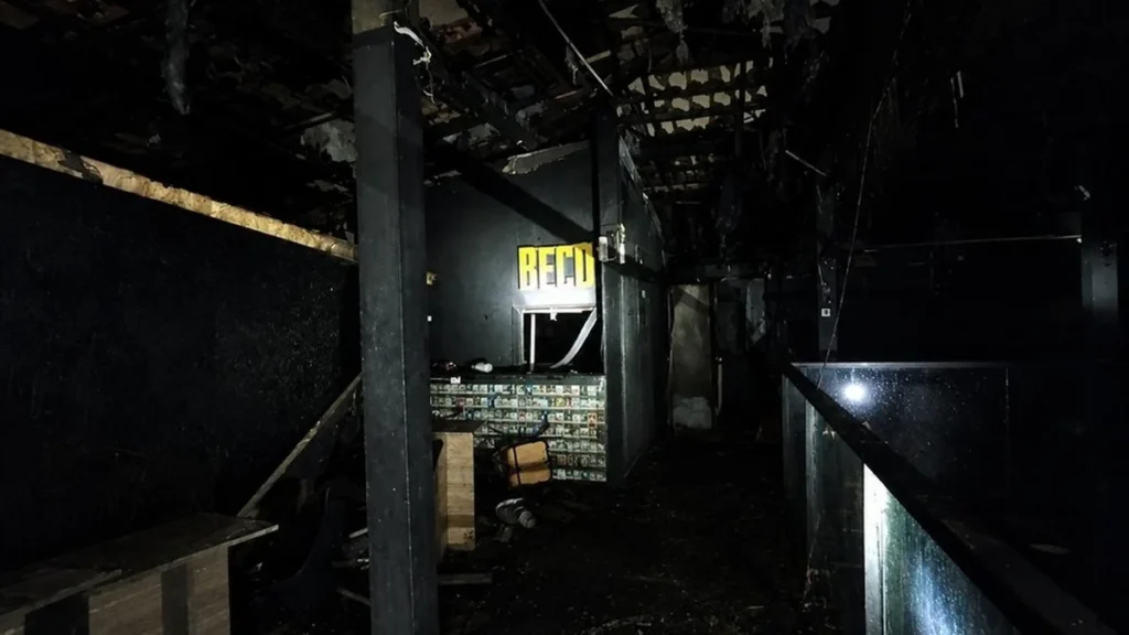 Incêndio na Célula Cultural em Florianópolis durante jogo da Copa do Mundo mobiliza equipes de emerg