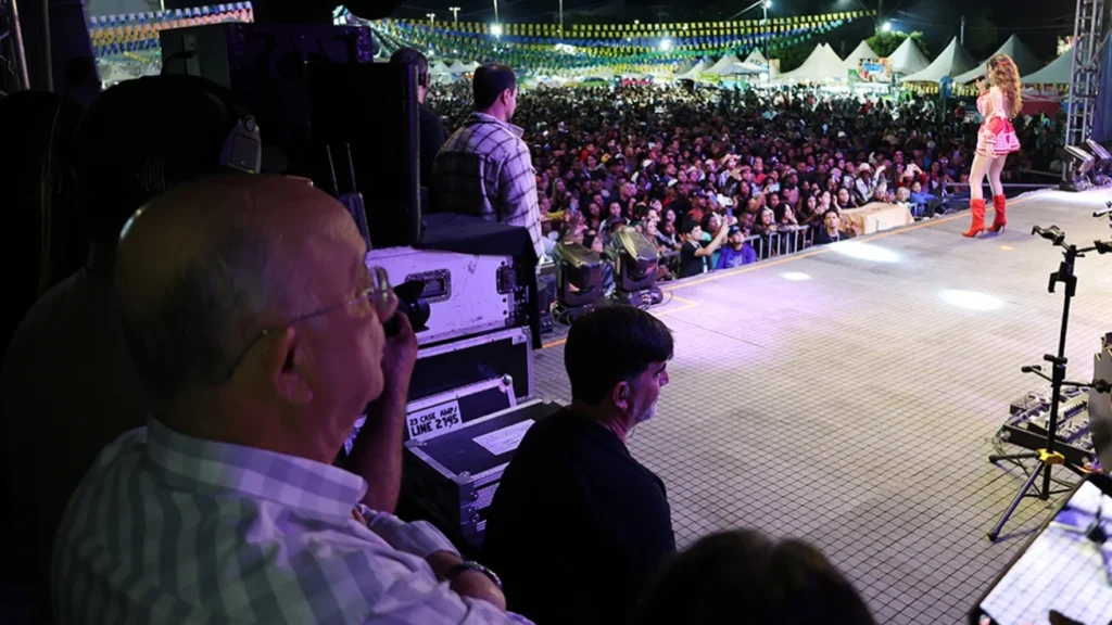 José Ronaldo destaca sucesso do Arraiá de Feira em São José com público recorde