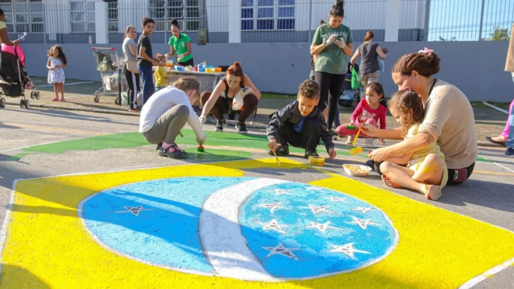 São José se mobiliza com pintura em ruas para celebrar a Copa do Mundo São José se mobiliza com pintura em ruas para celebrar a Copa do Mundo