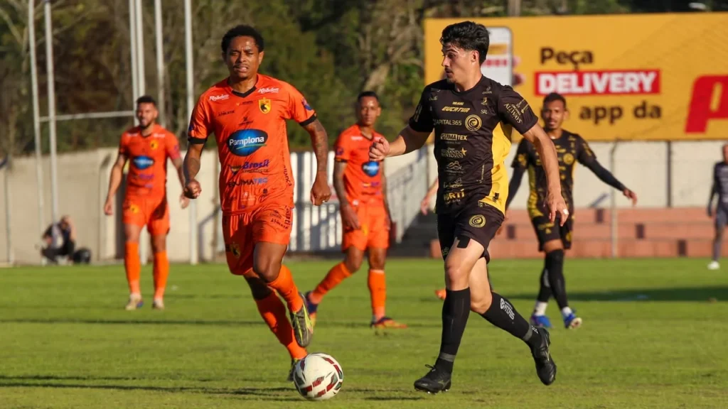 Cascavel avança em terceiro no Grupo A15 após derrota para Santa Catarina na Série D Cascavel avança em terceiro no Grupo A15 após derrota para Santa Catarina na Série D