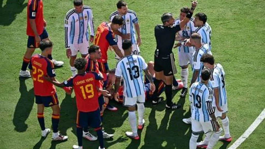 Espanha domina e final da Copa do Mundo vai para prorrogação com Argentina em desvantagem Espanha domina e final da Copa do Mundo vai para prorrogação com Argentina em desvantagem