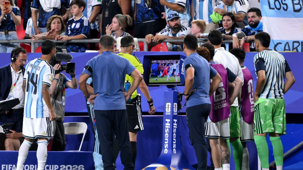 FIFA Adota Medida Inédita para Melhorar Arbitragem na Copa do Mundo