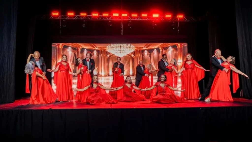 Bailarinos de São José conquistam o topo no maior festival de dança do mundo