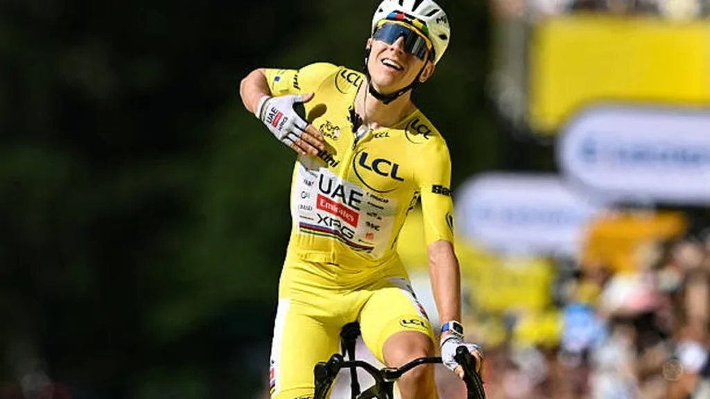 Tadej Pogačar quebra recordes e amplia liderança histórica no Tour de France