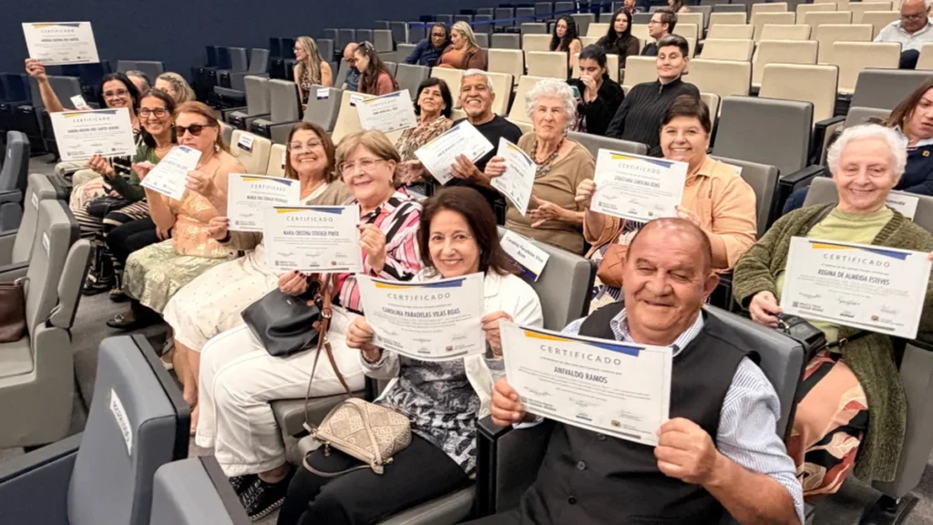 Tecnologia 60+ amplia inclusão digital para idosos em São José dos Campos